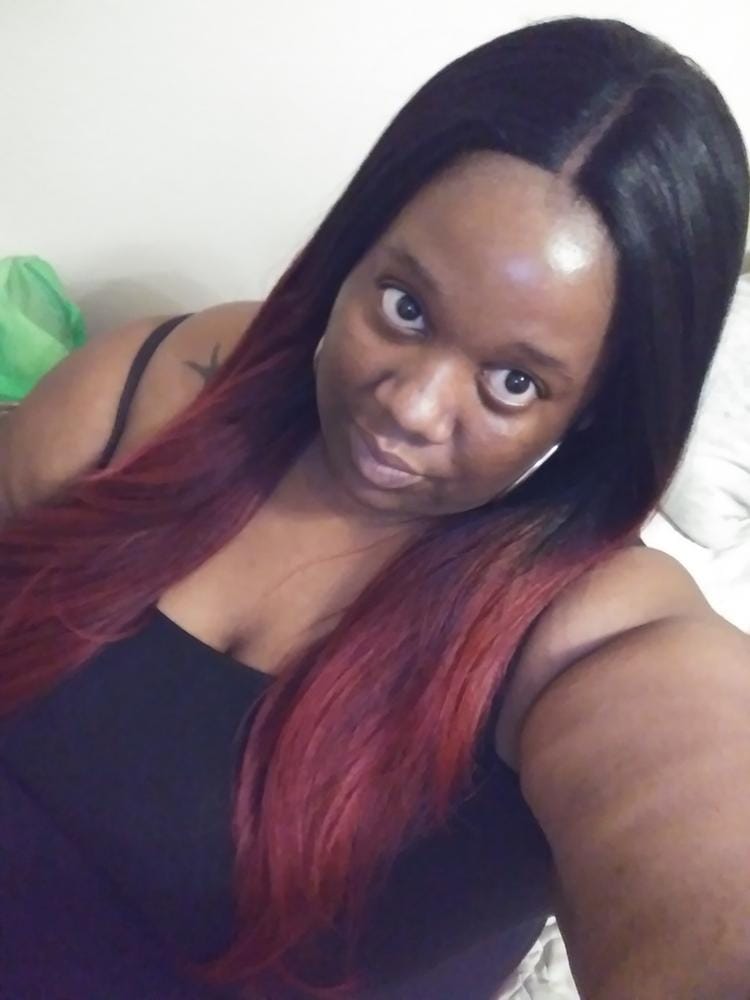 Customer photo review of Model Model Premium Seven Star V-Shaped Lace Front Wig EV-003