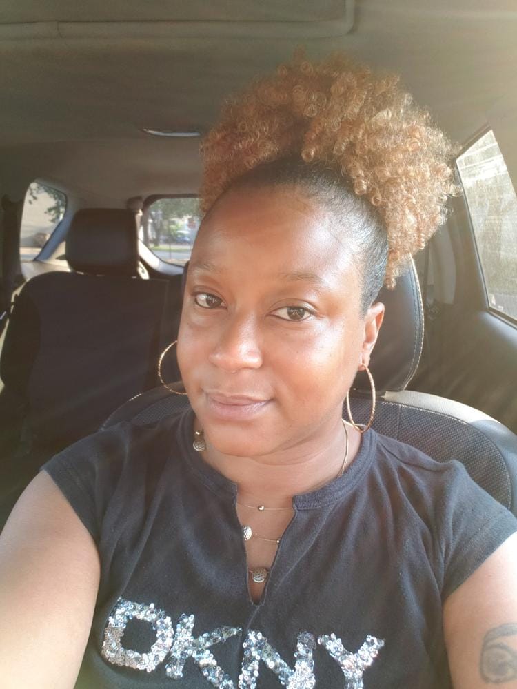 Customer photo review of Bobbi Boss Speedy Up Do Synthetic Ponytail SPUP41 NATURAL PUFF