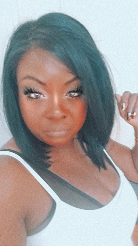 Customer photo review of Outre Synthetic LACE FRONT WIG - PERFECT HAIR LINE 13X4 - JENISSE