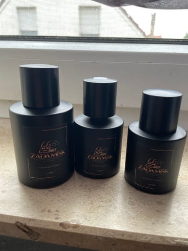 Customer photo review of Alle Extrait de Parfum (1) - Pure Essence of Elegance