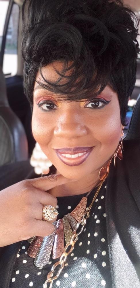 Customer photo review of Vanessa Fashion Synthetic Hair Full Wig - ELVAS