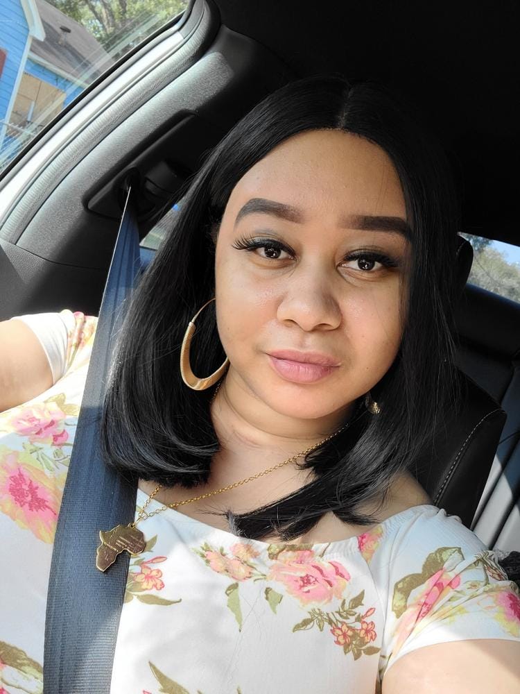 Customer photo review of Outre Synthetic EveryWear Lace Front Wig- EVERY3