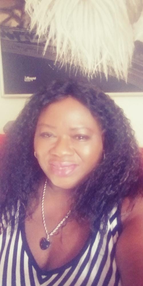 Customer photo review of Outre Synthetic Pre-Plucked HD Transparent Lace Front Wig- GRETA