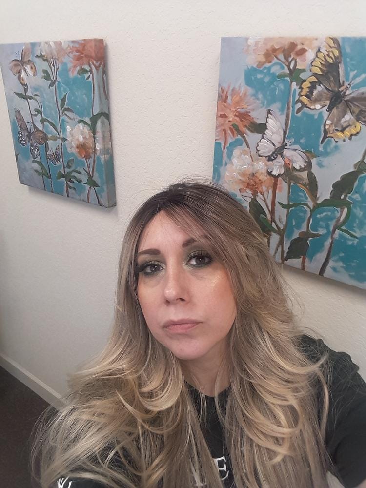 Customer photo review of Shake-N-Go Freetress Equal Synthetic Curtain Bang HD Lace Wig - BOMBSHELL