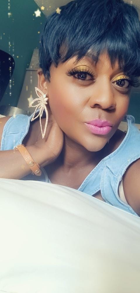 Customer photo review of Outre Wigpop Synthetic Full Wig - LACEY