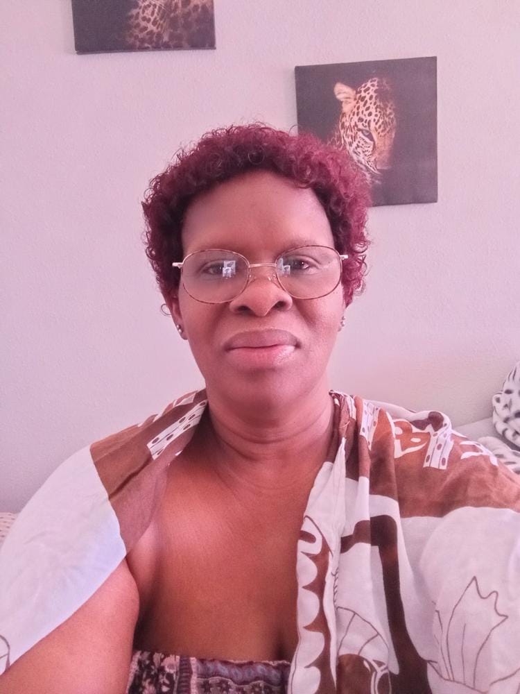 Customer photo review of Bobbi Boss Human Hair Wig MH1271 LEA