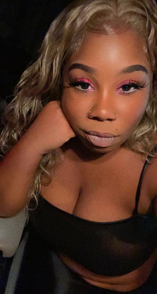 Customer photo review of Outre Synthetic EveryWear Lace Front Wig- EVERY4