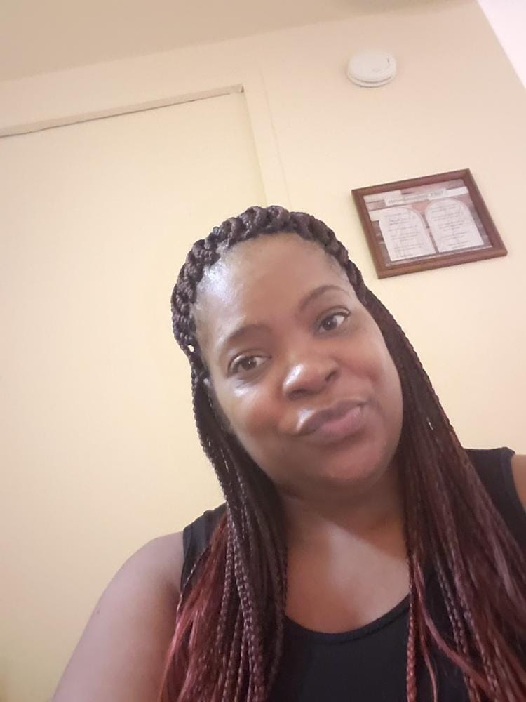Customer photo review of Outre Xpression Synthetic 3X ULTRA BRAID - 52"