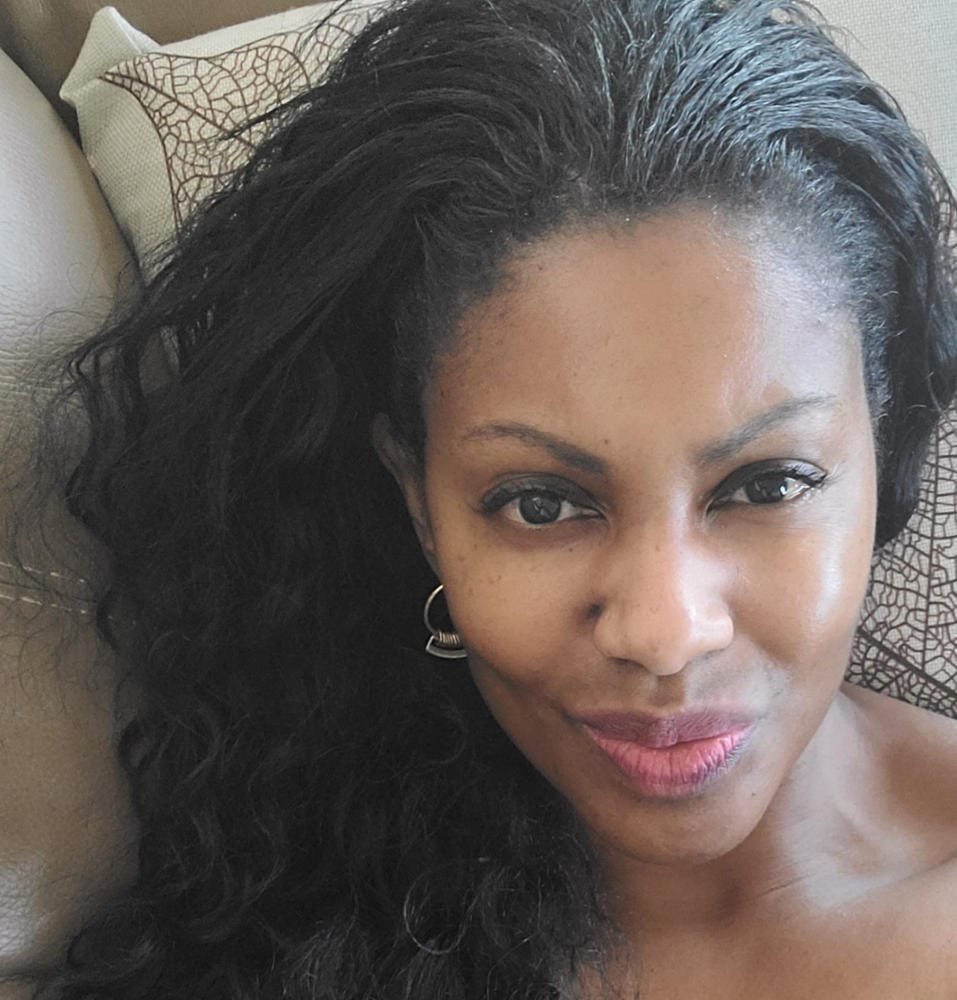 Customer photo review of Sensationnel Instant Weave Half Wig HZ 7047