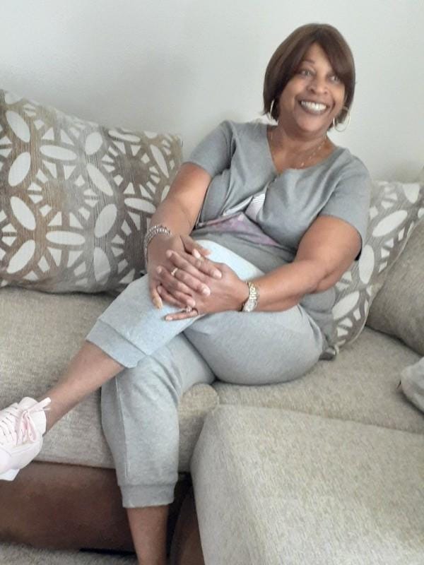 Customer photo review of It's a Wig Indian Super Natural 100% Remi Human Hair Wig HH INDIAN REMI DAKOTA