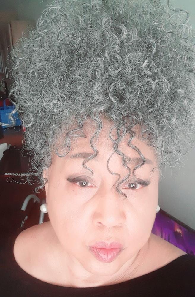 Customer photo review of Foxy Silver Synthetic Drawstring Ponytail - DS 013