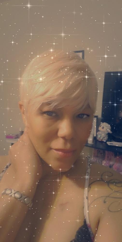 Customer photo review of Outre Soft & Natural Synthetic Lace Front Wig NEESHA 201