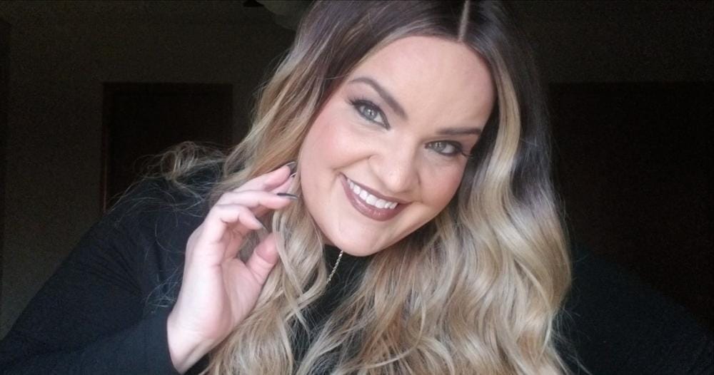 Customer photo review of Outre Synthetic I Part Swiss Lace Front Wig - STEVIE