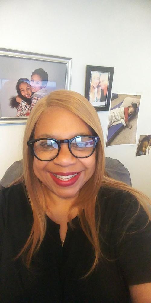 Customer photo review of Outre Synthetic EveryWear Lace Front Wig- EVERY4