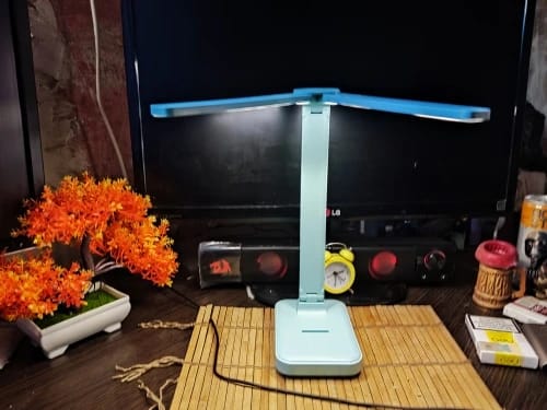 Customer photo review of USB Rechargeable LED Desk Lamp - 3 Dimmable Levels, Touch Lighting, Eye-friendly and Foldable Design for Bedroom Use - Ideal Lighting Solution for Desks and Tables