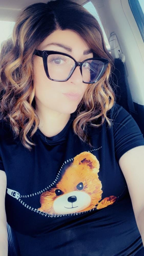 Customer photo review of Outre Sleek Lay Synthetic HD Lace Front Wig - NYLA