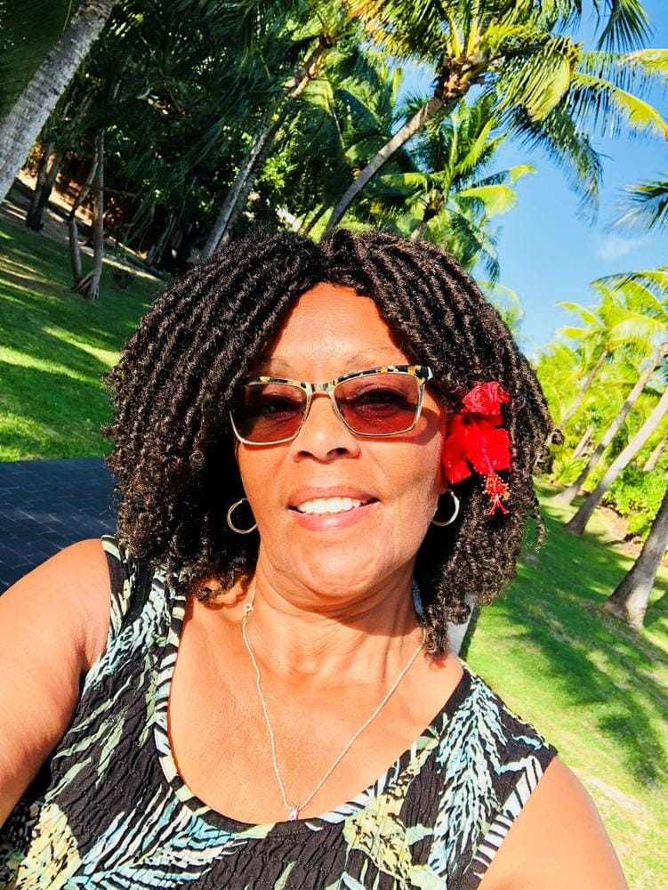 Customer photo review of Bobbi Boss Premium Synthetic Fiber Wig - M833 SOUL LOCS