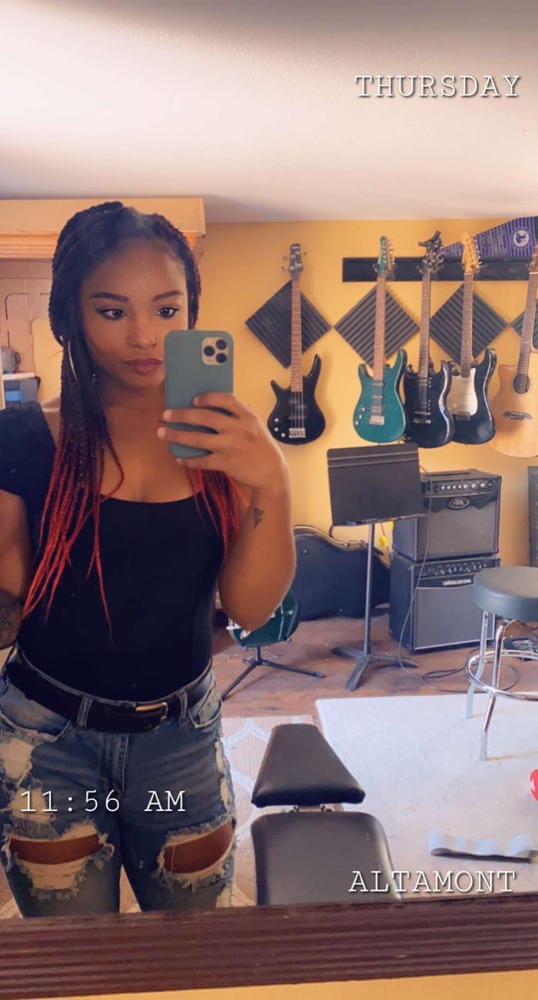 Customer photo review of Outre Synthetic Pre Stretched ULTRA BRAID - XPRESSION 3X 42"