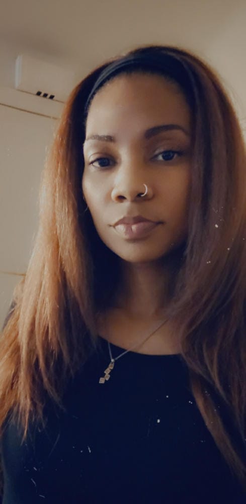 Customer photo review of Outre Quick Weave Synthetic Half Wig NEESHA H302