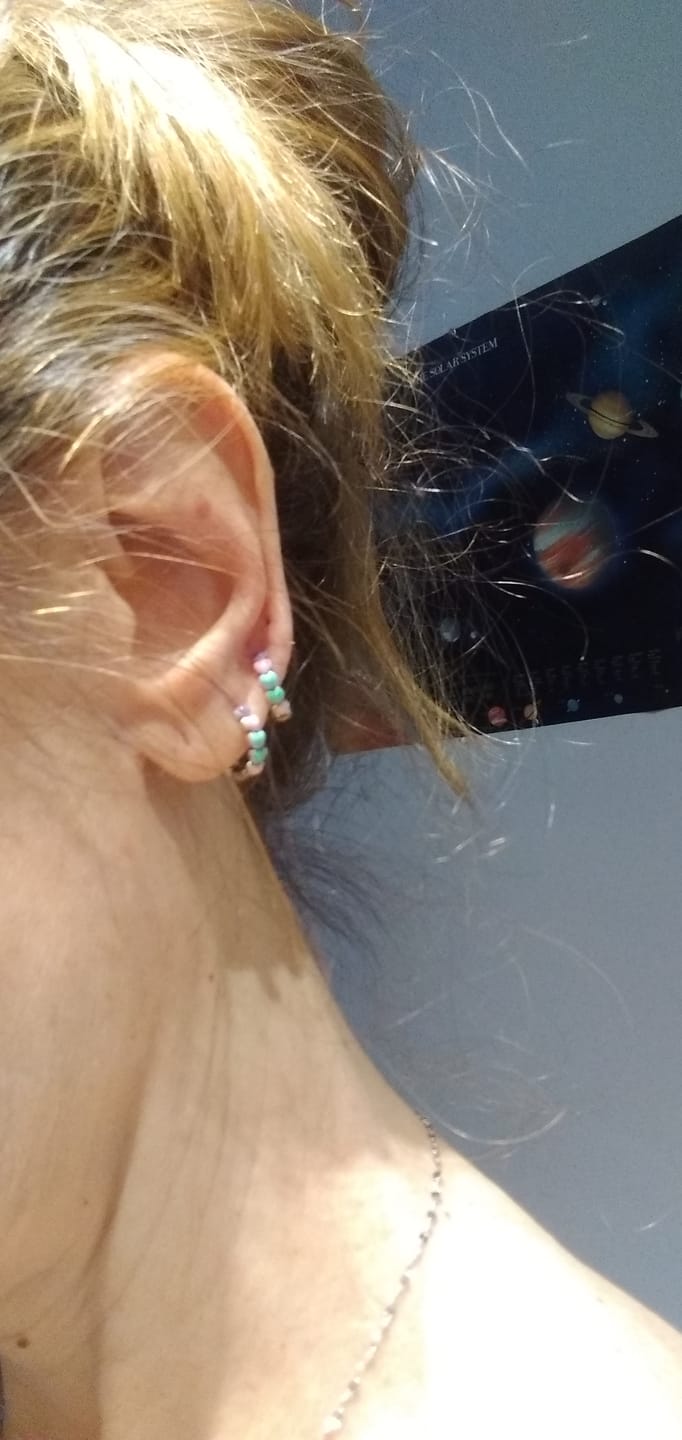 Customer photo review of Pendientes Colorful Love