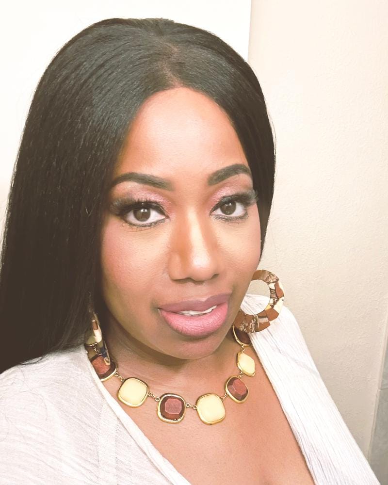 Customer photo review of Outre 100% Human Hair Blend 5X5 Lace Closure Wig - KINKY STRAIGHT 24"