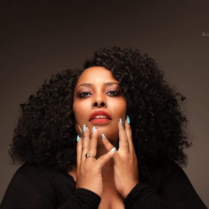 Customer photo review of Sensationnel Empress Curls Kinks & CO Textured Synthetic Lace Front Wig SHOW STOPPER