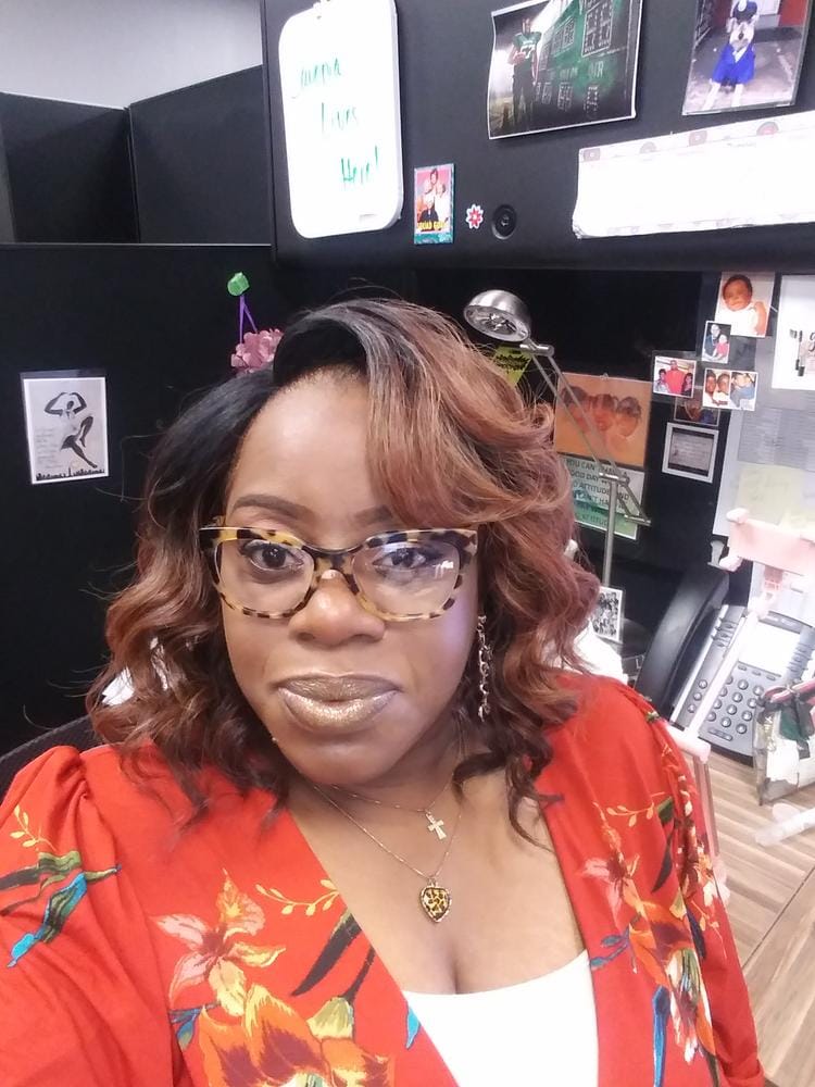 Customer photo review of Freetress Equal Invisible L Part Synthetic Hair Wig - CHASTY