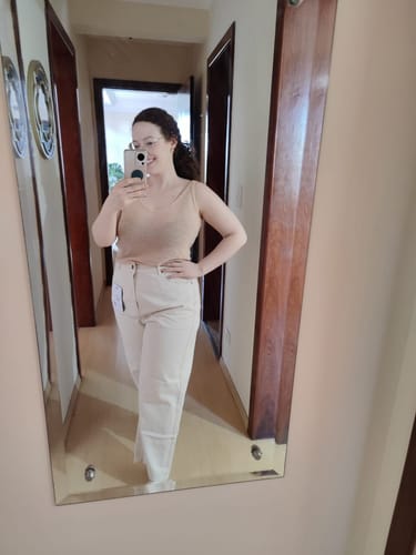 Luiza P. review of Calça Jeans Reta Araçá Bege image 1 out of 1