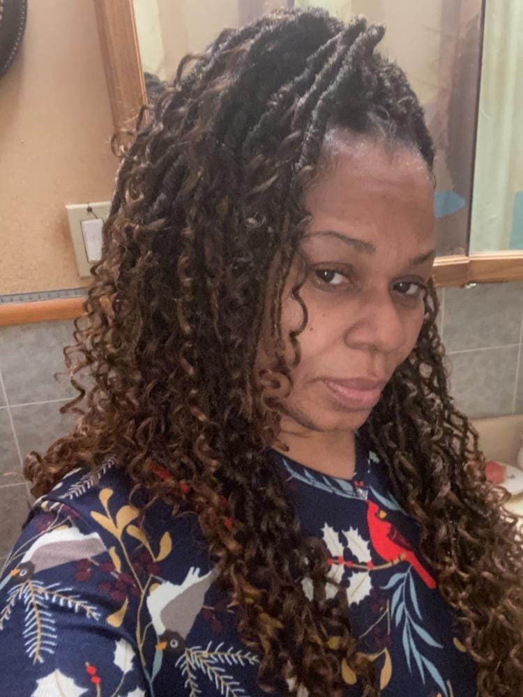 Customer photo review of Freetress Synthetic Crochet Braid - BOHO HIPPIE LOC 20"