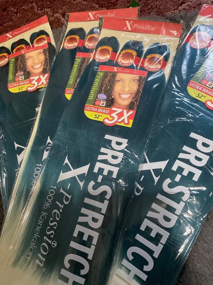 Customer photo review of Outre Xpression Synthetic 3X ULTRA BRAID - 52"
