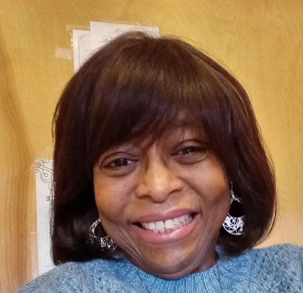 Customer photo review of Bobbi Boss Premium Synthetic Wig M709 CLARA
