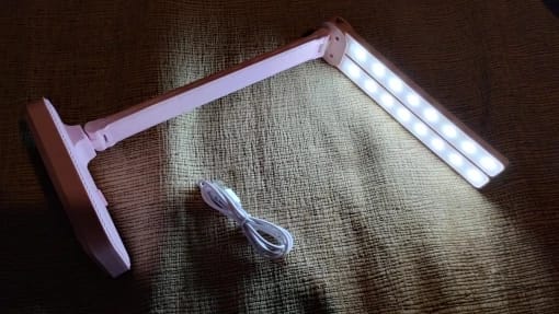 Customer photo review of USB Rechargeable LED Desk Lamp - 3 Dimmable Levels, Touch Lighting, Eye-friendly and Foldable Design for Bedroom Use - Ideal Lighting Solution for Desks and Tables