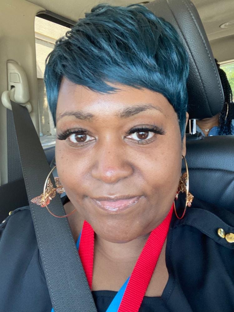 Customer photo review of Outre Wigpop Synthetic Full Wig - LACEY
