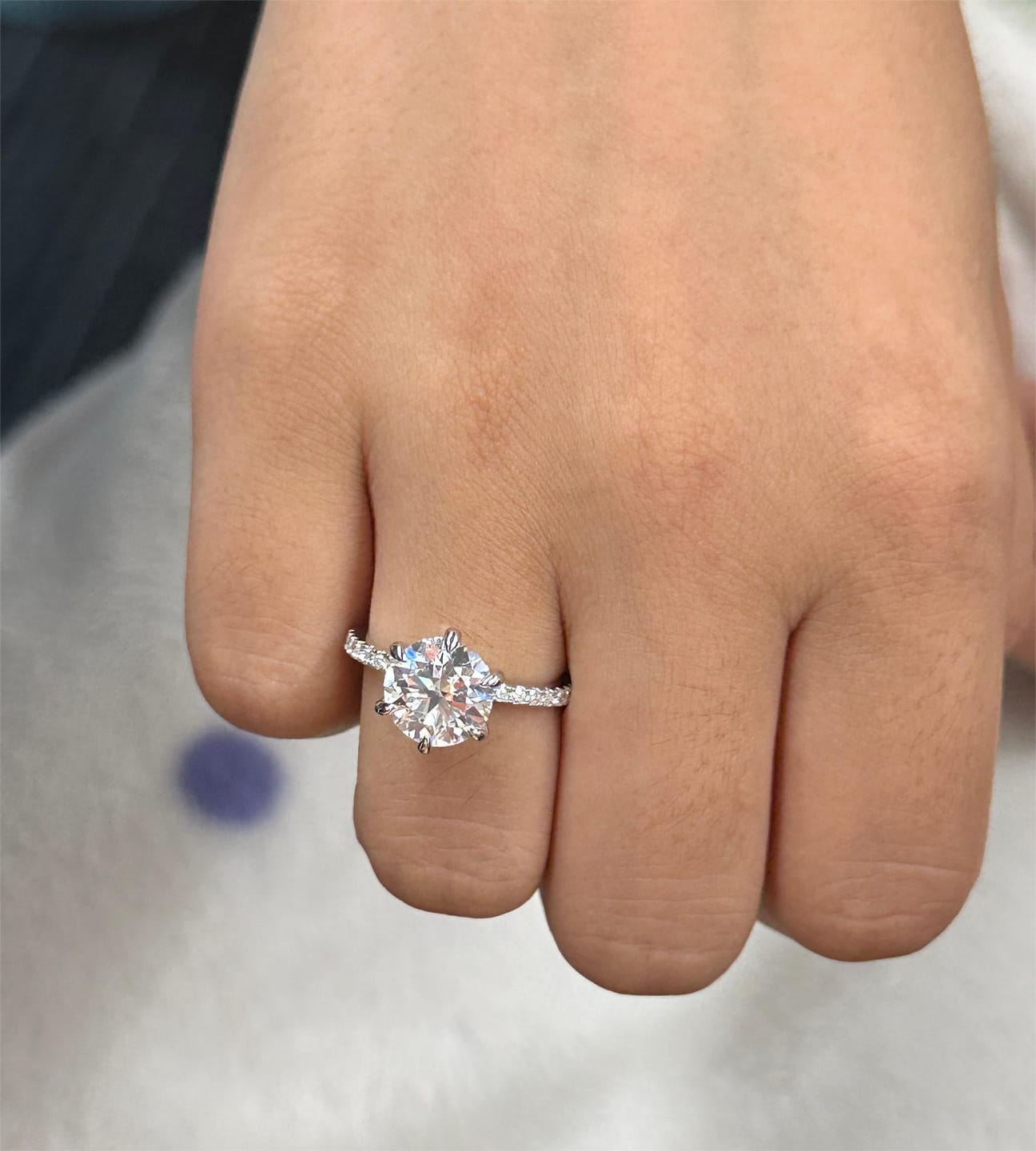 Customer photo review of S925 Moissanite 2.0~4.0 Carat 6 Prong Round Cut Engagement Ring