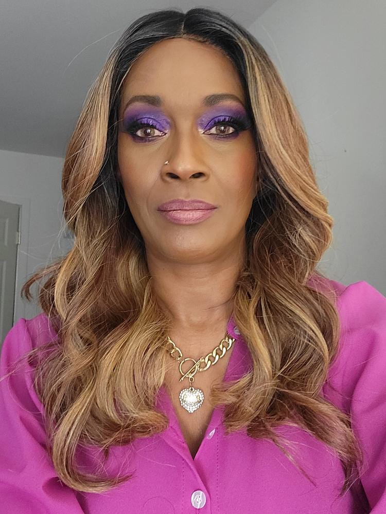 Customer photo review of Freetress Equal Synthetic LEVEL UP HD Lace Front Wig - KAMALA