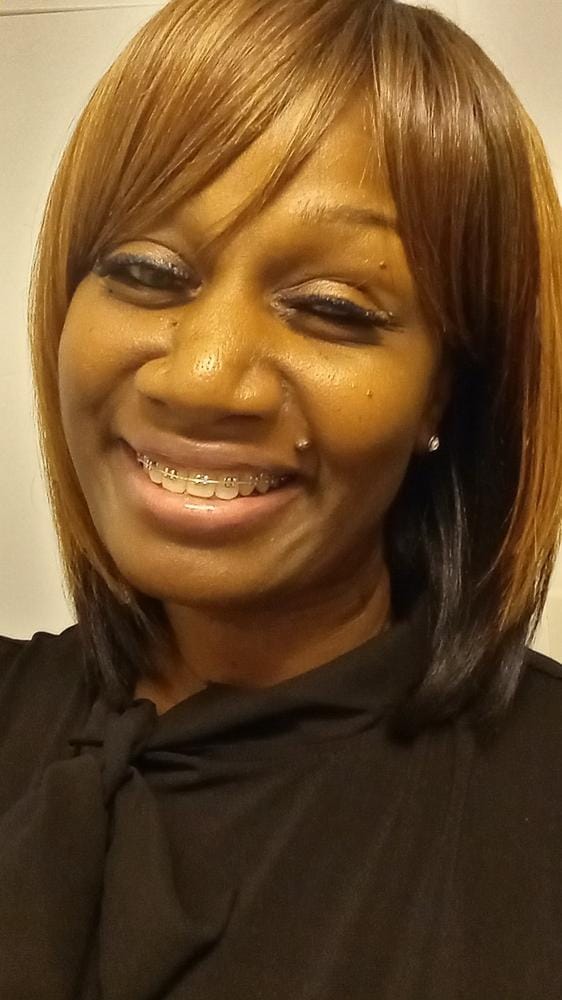 Customer photo review of Freetress Equal Synthetic Hair Wig LITE 002