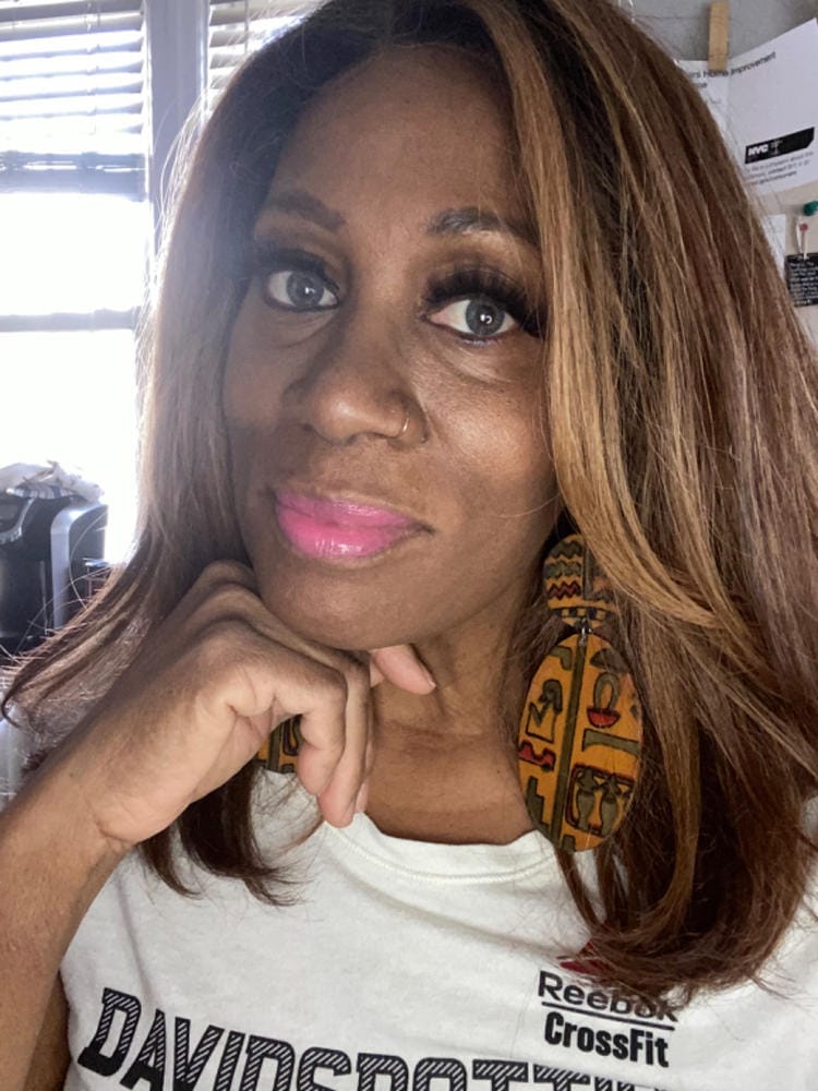 Customer photo review of Outre Soft & Natural Synthetic Lace Front Wig NEESHA 201