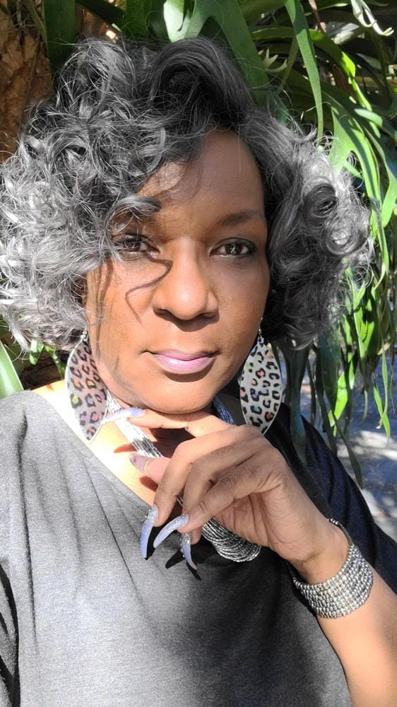 Customer photo review of Vanessa Synthetic Top Super DJ Side Part Swissilk Lace Front Wig - TOPS DJ WINNIE