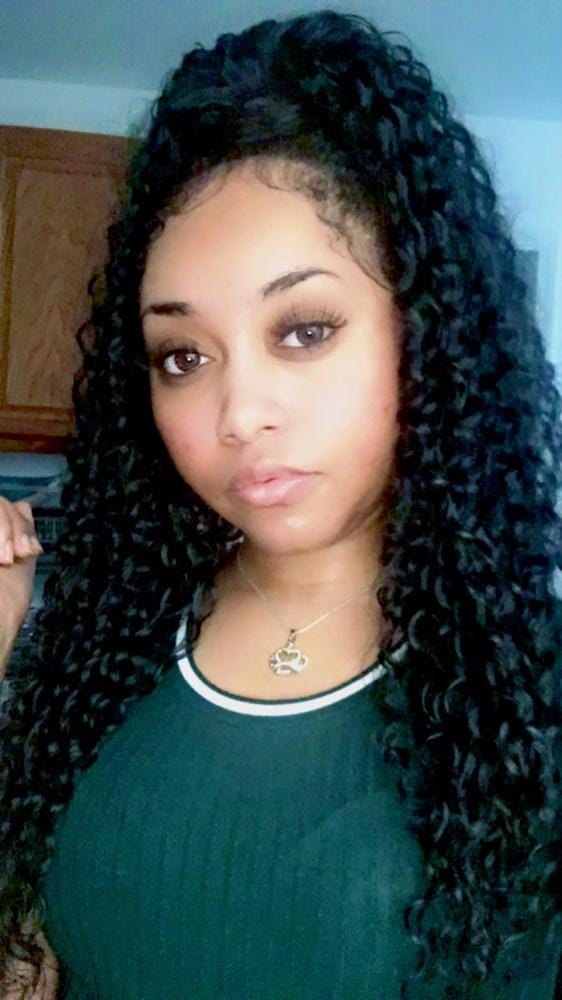Customer photo review of Bobbi Boss Human Hair Blend Tress Up Ponytail WATER WAVE 28"