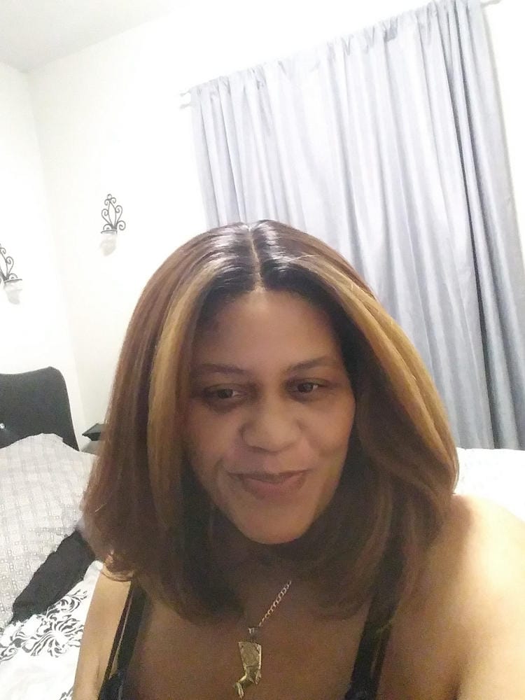 Customer photo review of Outre Soft & Natural Synthetic Lace Front Wig NEESHA 201