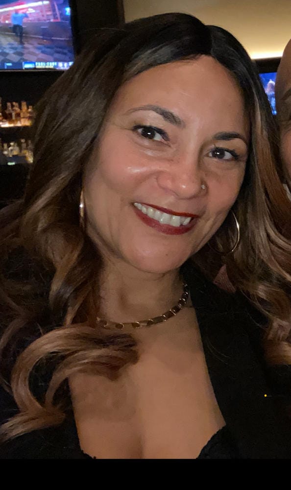 Customer photo review of Shake N Go Freetress Equal Synthetic 5" Lace Part Wig - VALENTINO