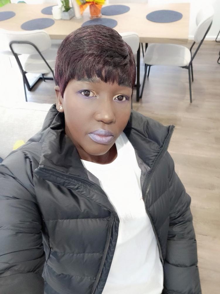 Customer photo review of Sensationnel Synthetic Instant Fashion Wig RUBY