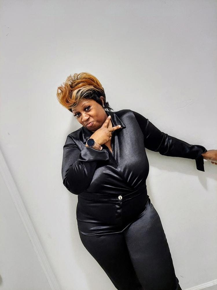Customer photo review of Vanessa Fashion Synthetic Hair Full Wig - ELVAS