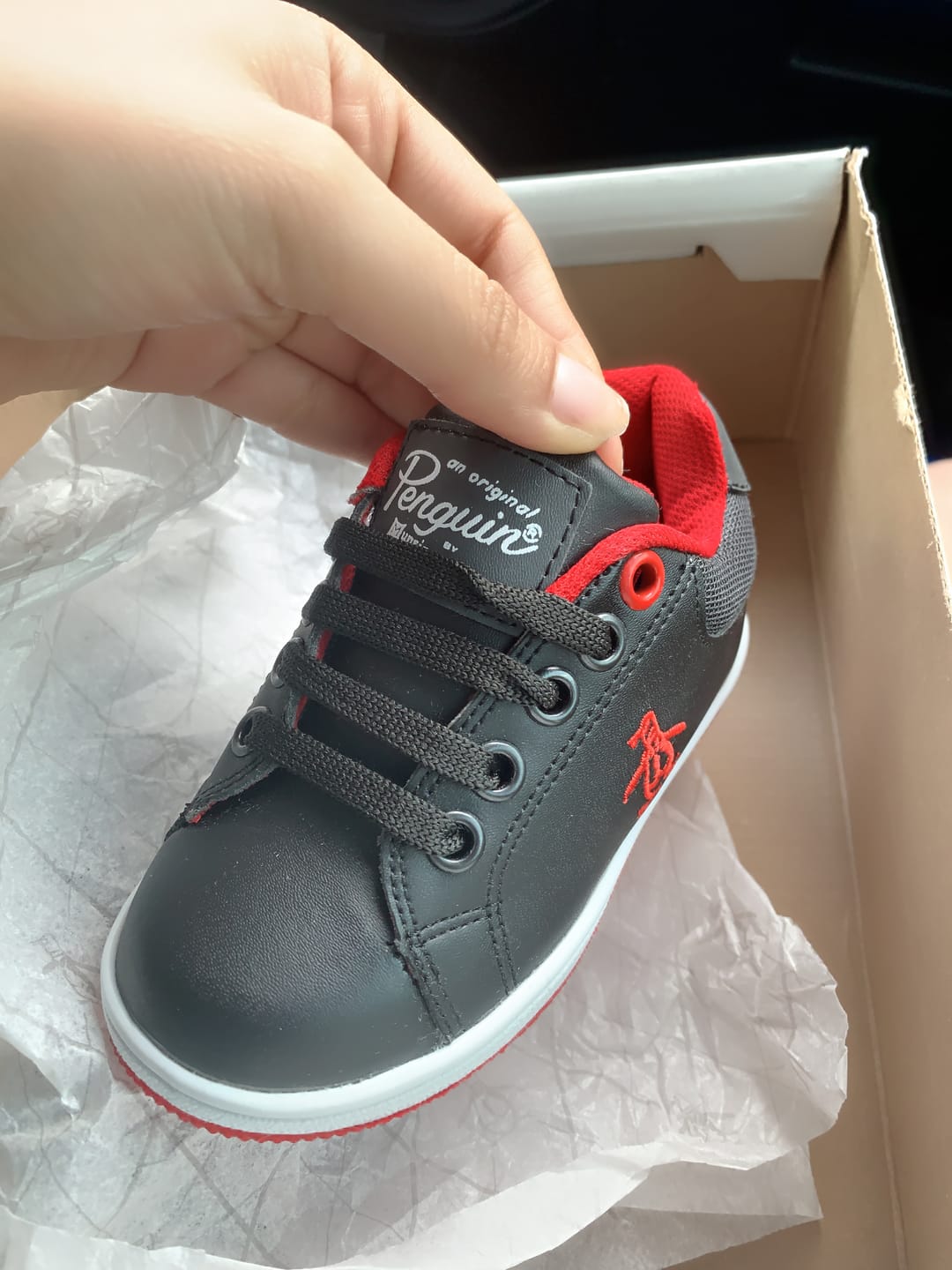 Customer photo review of Tenis Style Leo Negro