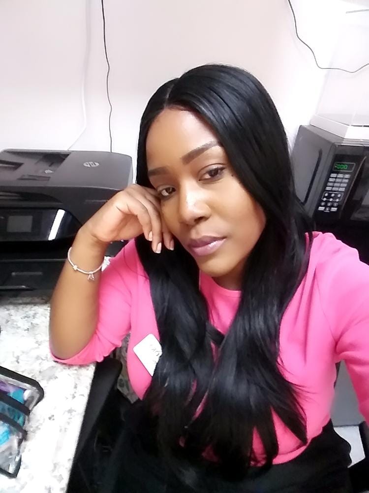 Customer photo review of Model Model Premium Seven Star V-Shaped Lace Front Wig EV-003
