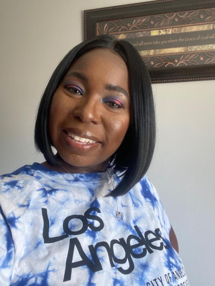 Customer photo review of Outre Synthetic EveryWear Lace Front Wig- EVERY1