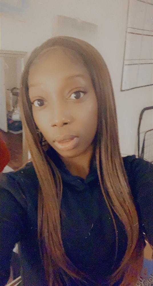 Customer photo review of Outre Synthetic Lace Front Wig Perfect Hairline 13x6 FAUX SCALP JAYLANI