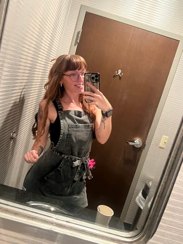 Customer photo review of Over Shoulder Black Acid Washed Apron