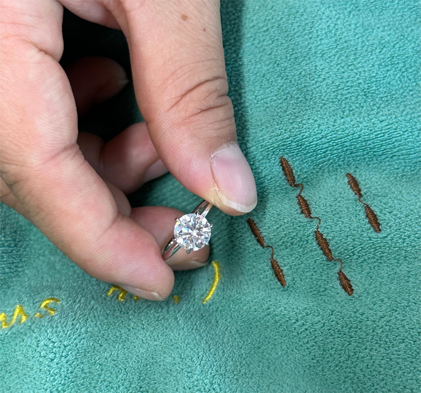 Customer photo review of S925 2.0 Carat Moissanite 6 Prong Round Cut Promise Ring