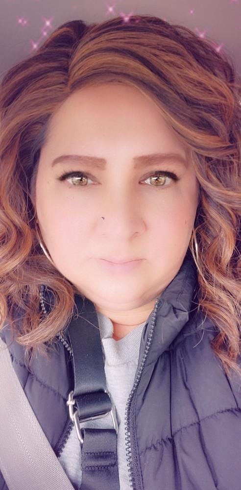 Customer photo review of Motown Tress Synthetic HD Invisible Lace Front Wig - KLP RIZZO